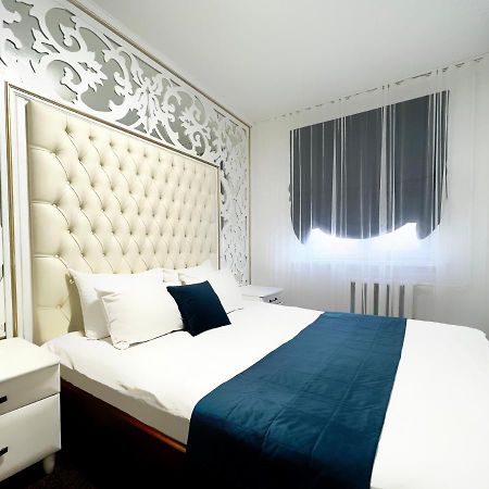 Enrico Hotel Dnyipropetrovszk Kültér fotó